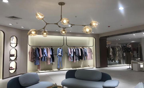 長(cháng)春歐亞藍地女裝